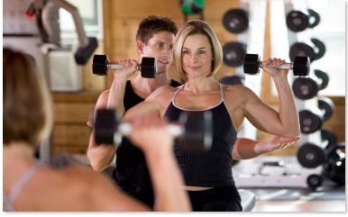 Personal Trainer training a girl